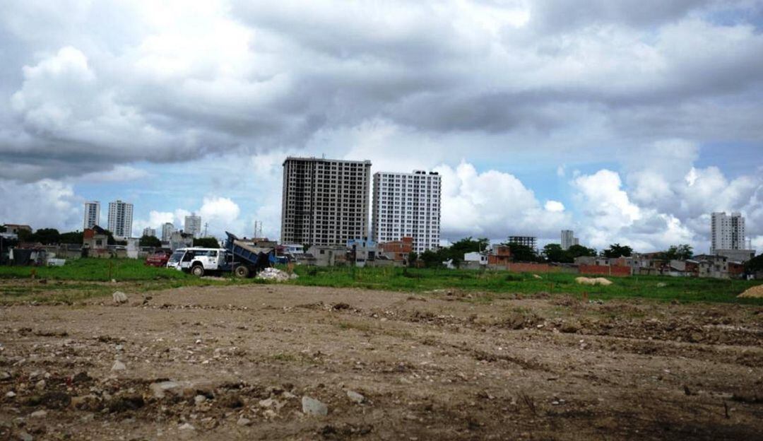 Tuvo el acompañamiento de la Inspectora de Policía de la Comuna 13, Paola Serna Tobías, por no contar con licencias de construcción