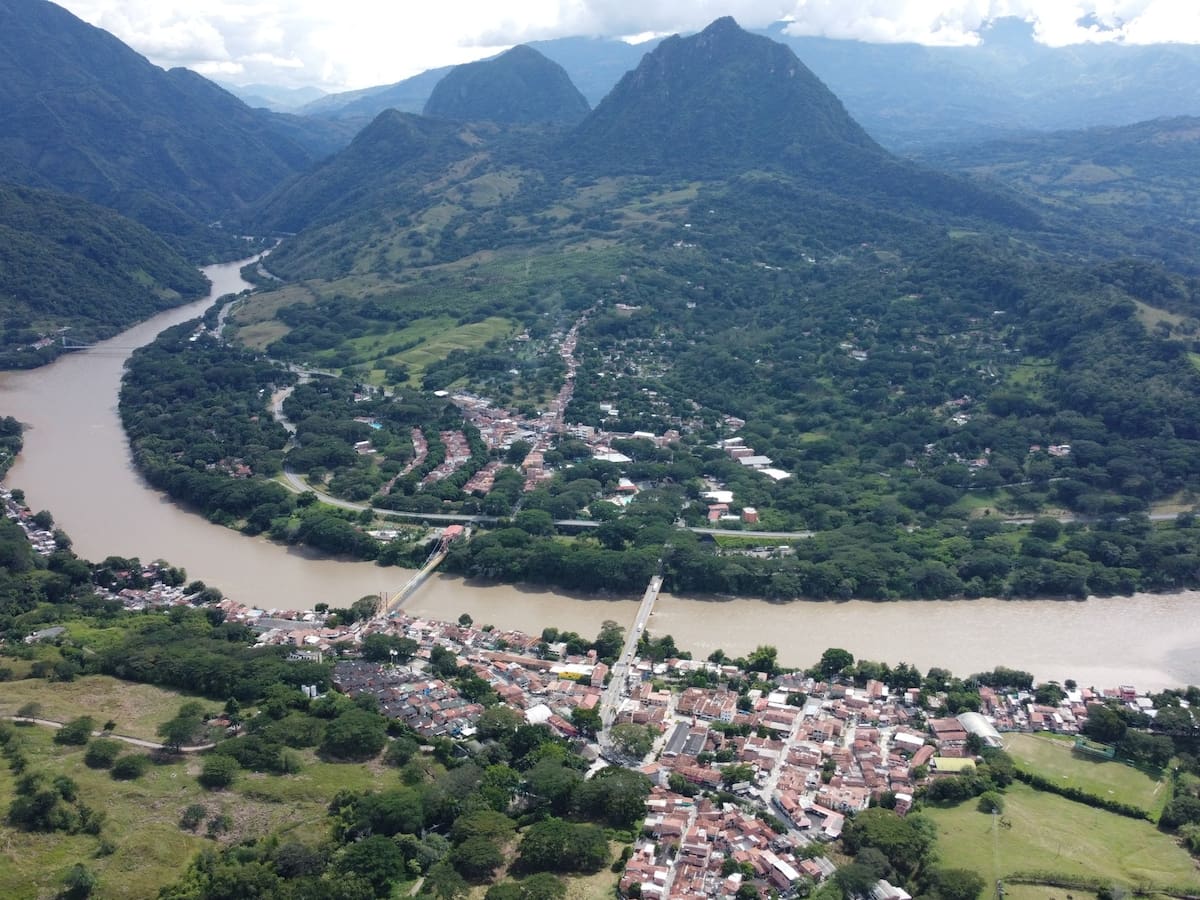 En La Pintada, más de nueve mil personas están afectadas por un daño en el acueducto