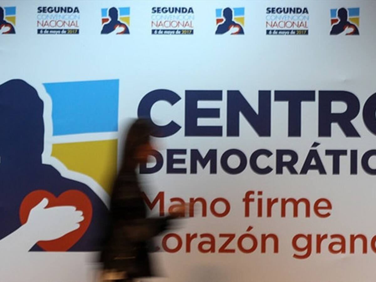 Centro Democrático le pidió a Álvaro Uribe no renunciar al Senado