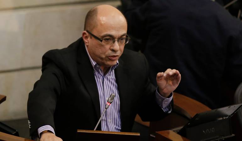 Jairo Hernando Estrada Álvarez.