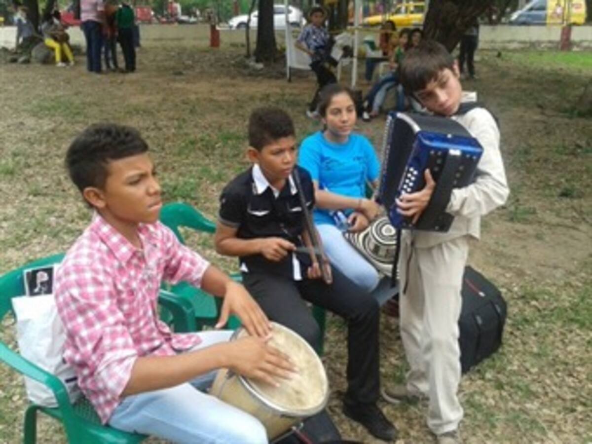 Concluye con éxito segundo día de competencia en el Festival Vallenato