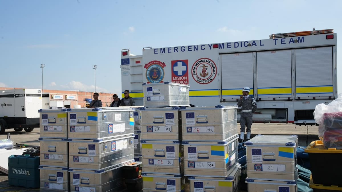 Tras rescates en Venezuela, Colombia lleva atención médica a damnificados con hospital de campaña