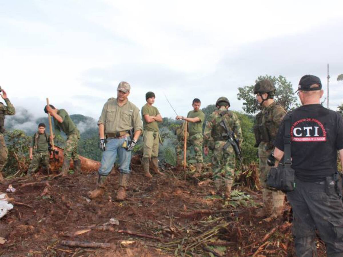 Fiscalía exhuma, en Chocó, restos de guerrilleros del ERG
