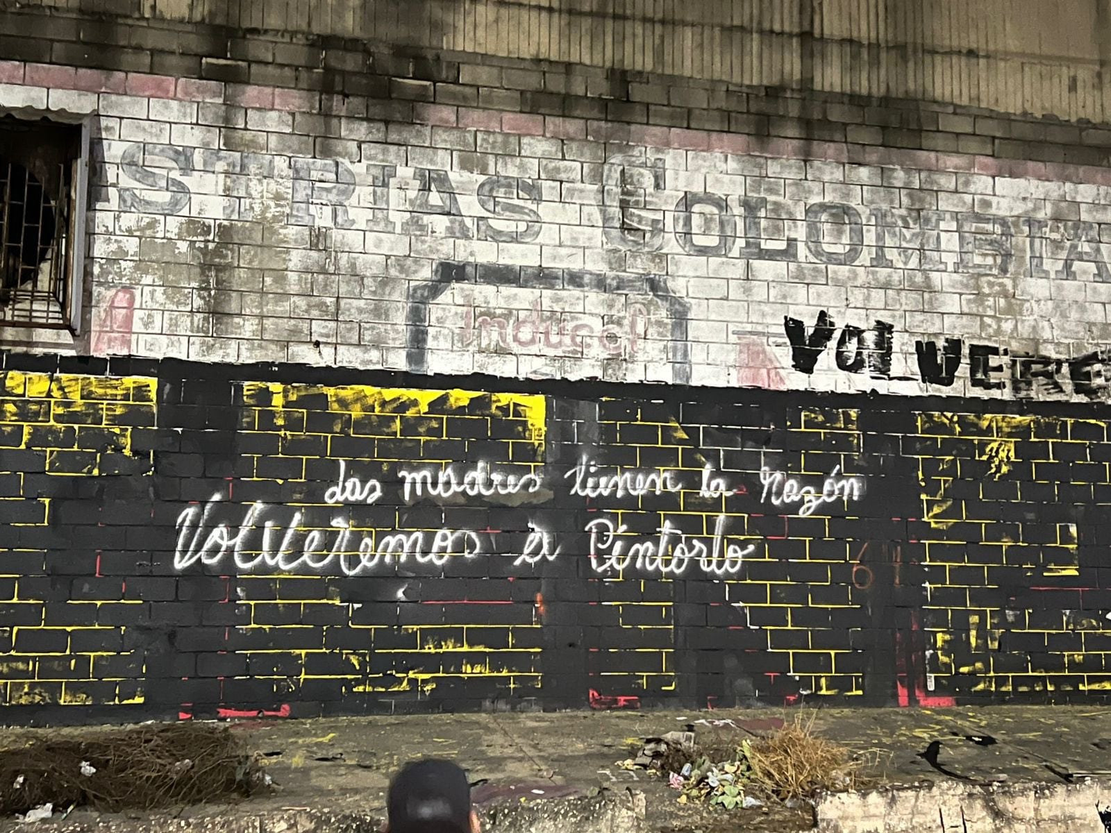 Mural que fue borrado en la vía 40 / Foto: redes sociales