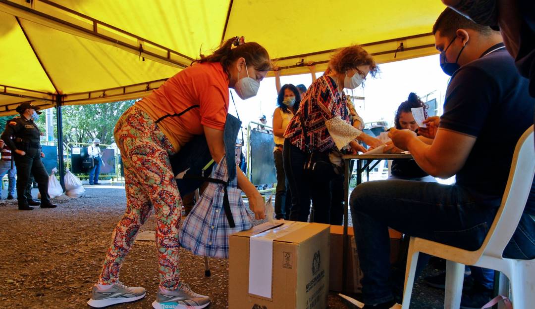 Colombianos votando en Venezuela. Foto: Getty