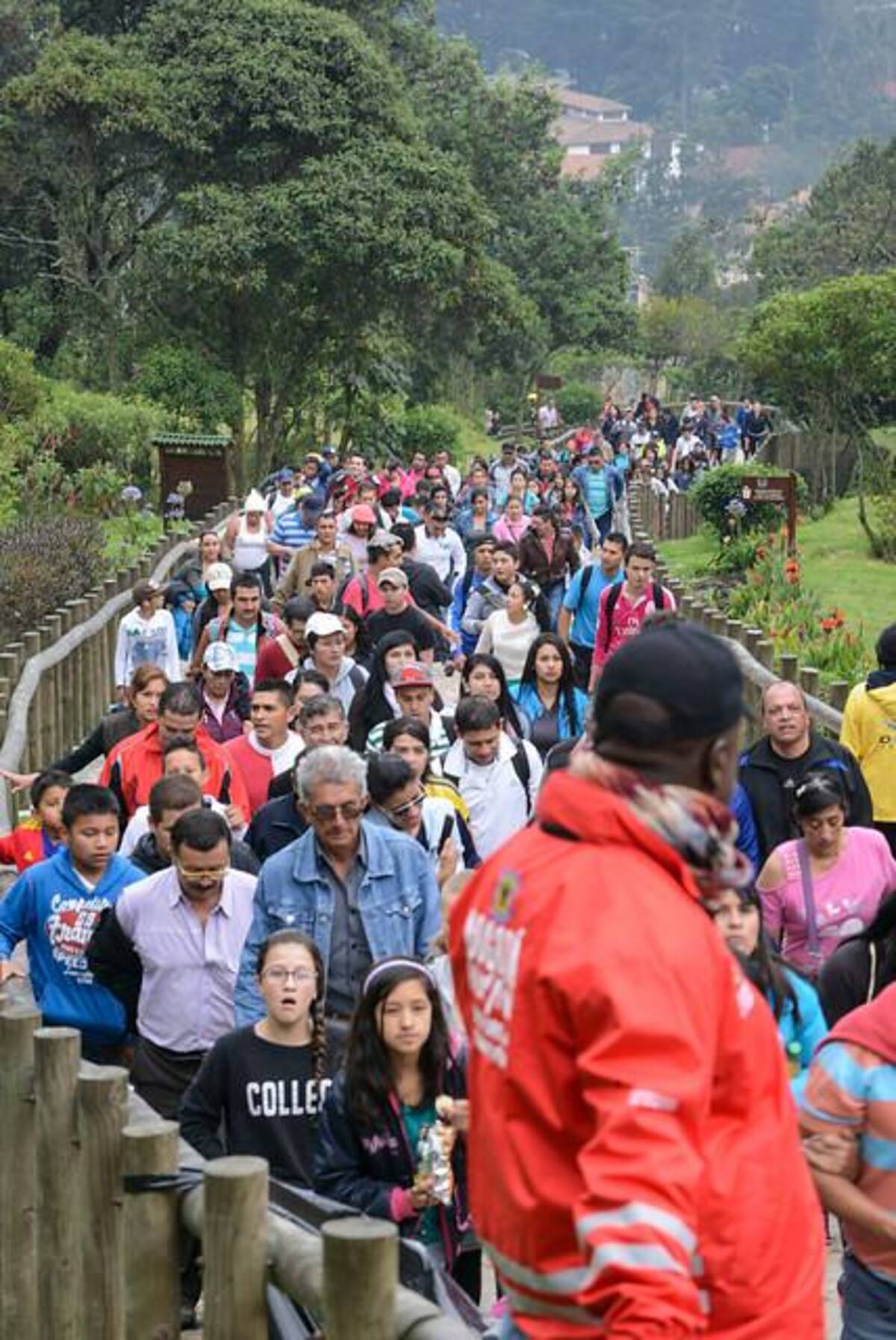 Se han registrado miles de visitantes, un promedio de 3.000 personas por hora, es decir unos 50 personas por minuto. Se espera que el total de las visitas sea alrededor de 65.000.