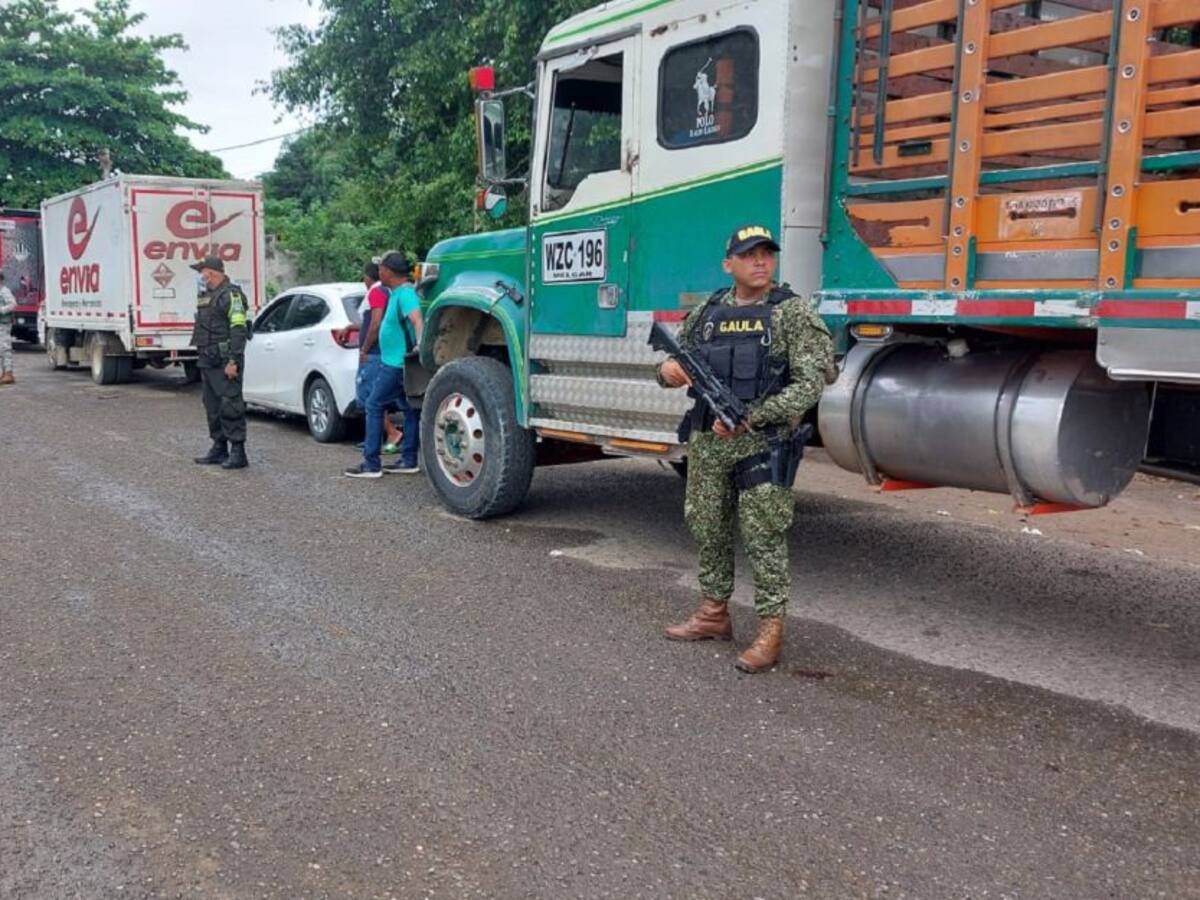 Caravanas de seguridad a conductores que transitan por vías de Bolívar