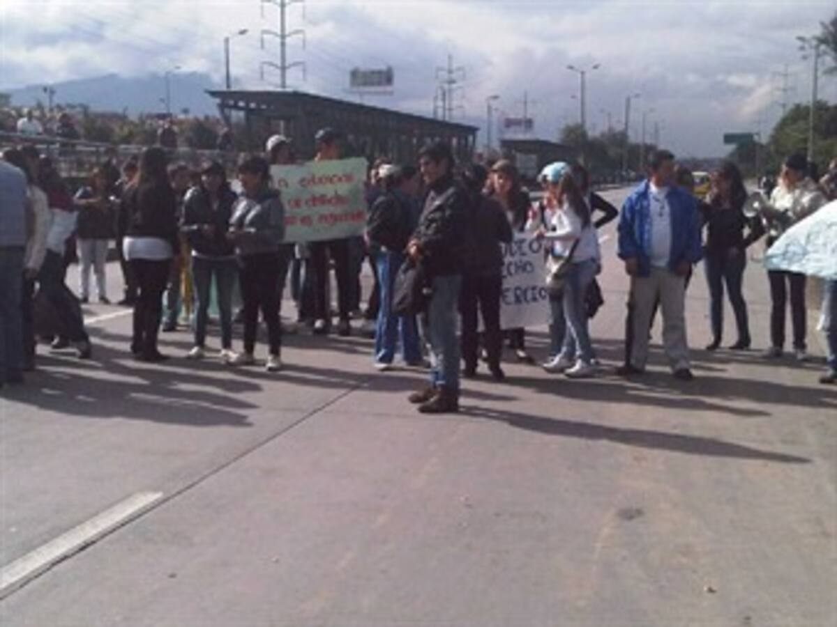Alcaldesa rechaza bloqueos de estudiantes en Transmilenio