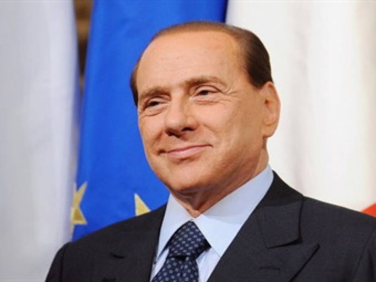 Berlusconi: 'No cortejo a Tévez porque no es mi tipo y cuesta demasiado'