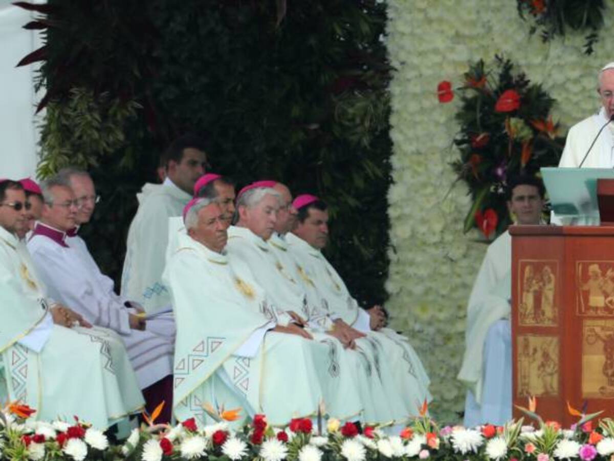 El papa Francisco pidió a la iglesia dejar sus comodidades y apegos para renovarse