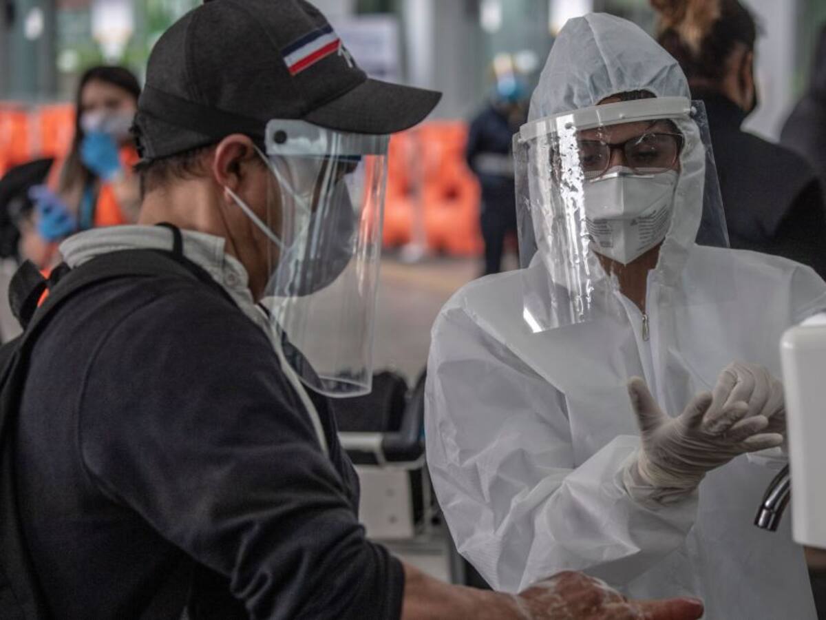 Cifras COVID-19 en Colombia: 15.898 casos nuevos y 342