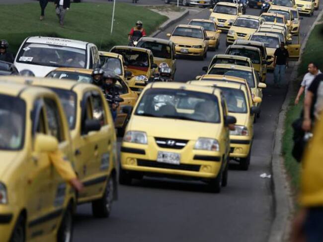 Movilidad respode a ciudadanos sobre las nuevas tabletas en los taxis