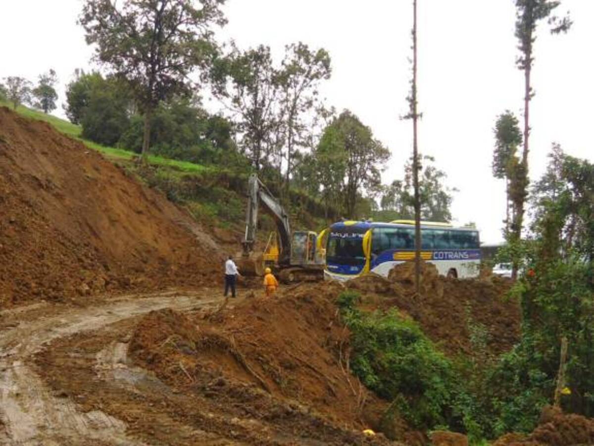 Abren paso por la carretera Pamplona Bucaramanga