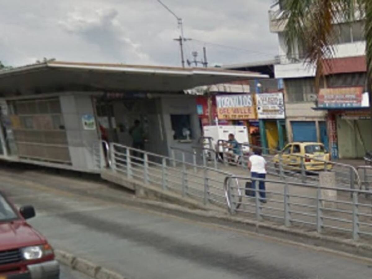 Intimidación con cuchillos a usuarios del MIO en estación de Belalcázar