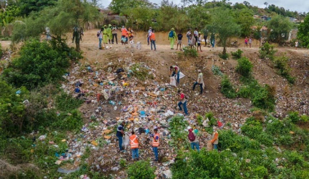 Fueron casi 25 metros cúbicos de residuos sólidos que formaban parte de este enorme basurero en el sector Kennedy
