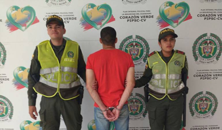 Este tipo de conductas, está tipificada en el código penal en el artículo 407 y establece una pena que va de 4 a  9 años de prisión.