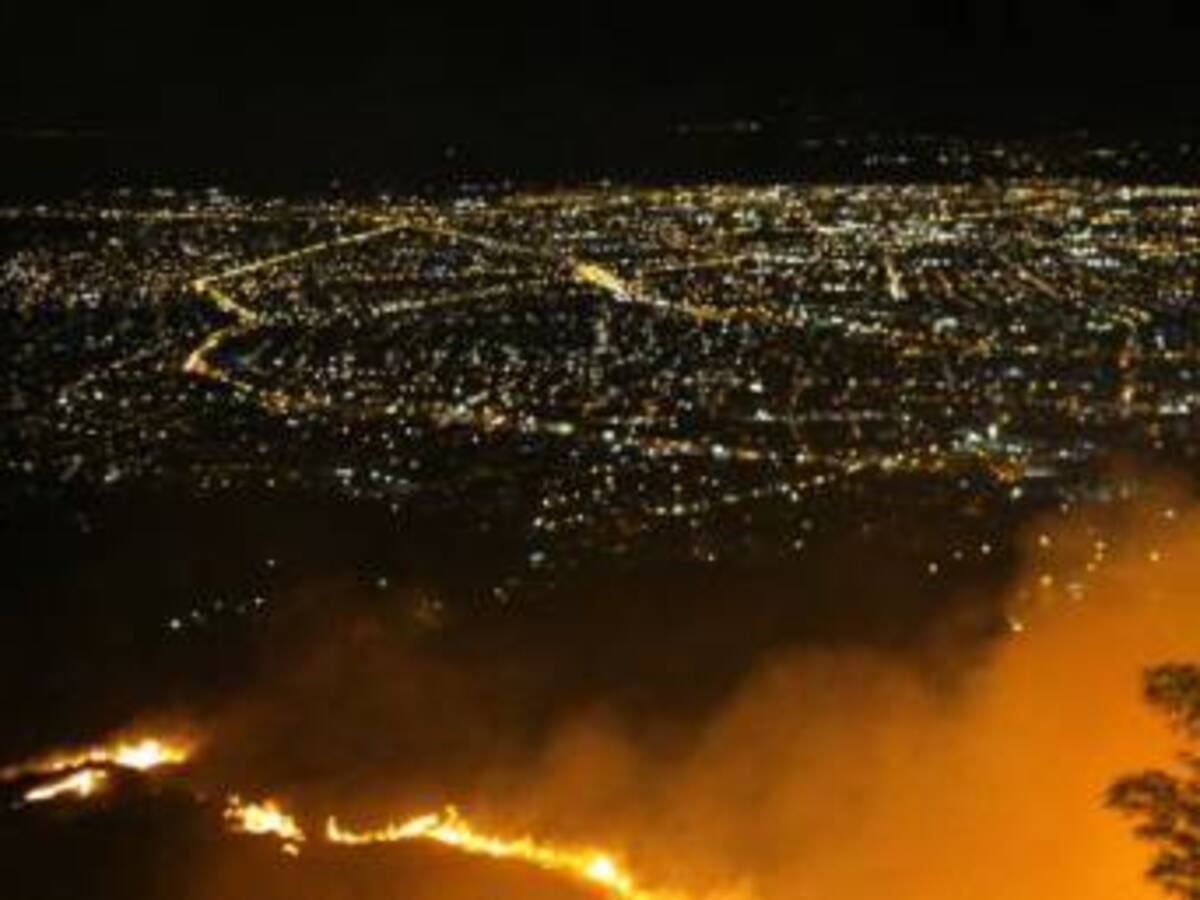 Incendios forestales tienen en jaque a organismos de socorro en Cali