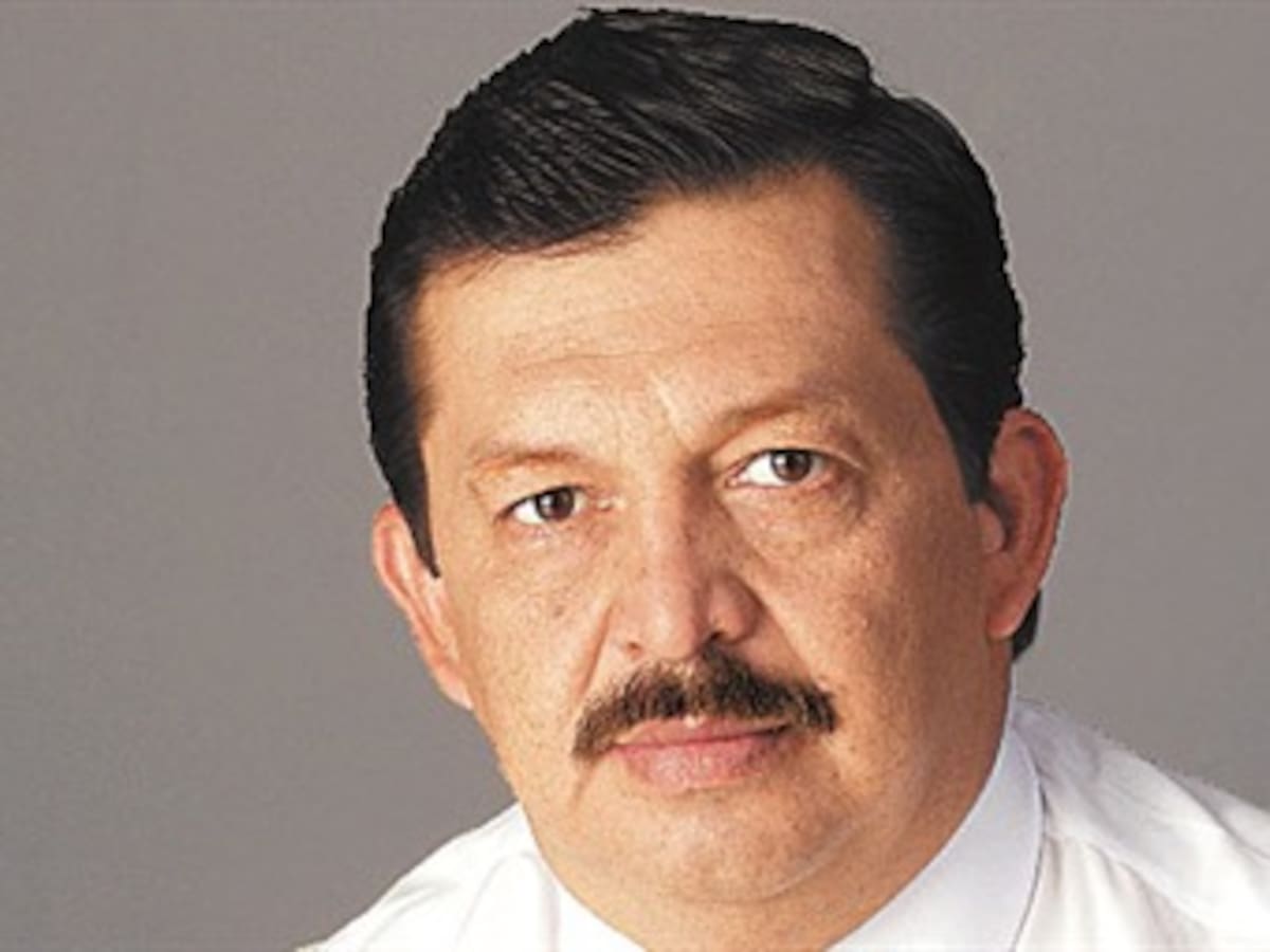 El reemplazo de Gina Parody se reunió con jefes 'paras', dice desmovilizado