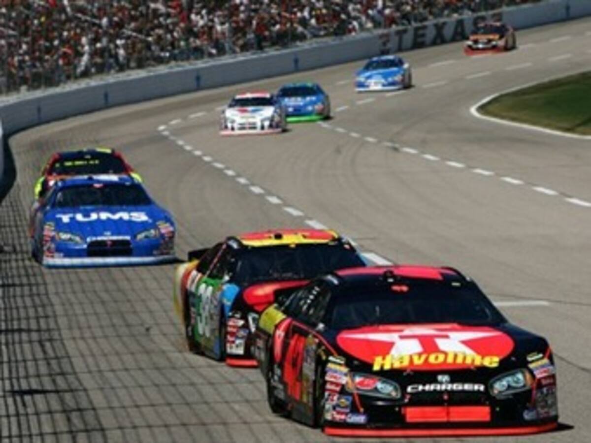 Montoya se acerca al liderato de la Nascar