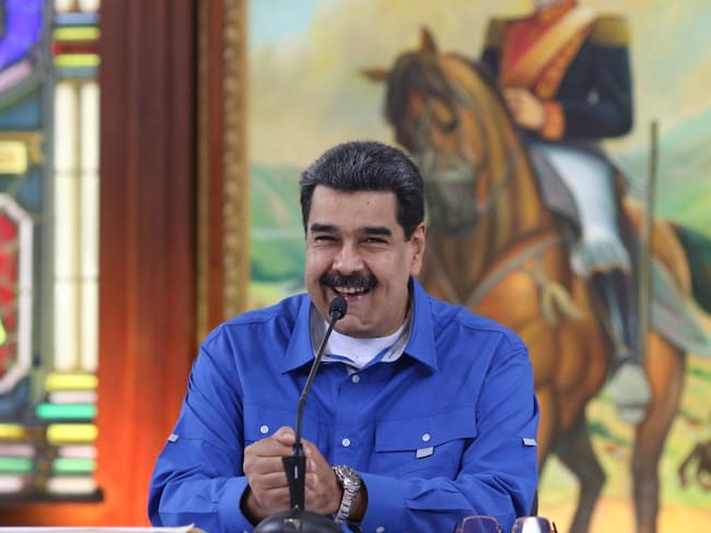 Maduro firma pacto con opositores que abre nueva grieta a Guaidó