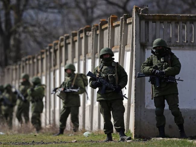 Militares rusos en la frontera entre Rusia y Ucrania.        Foto: Getty 