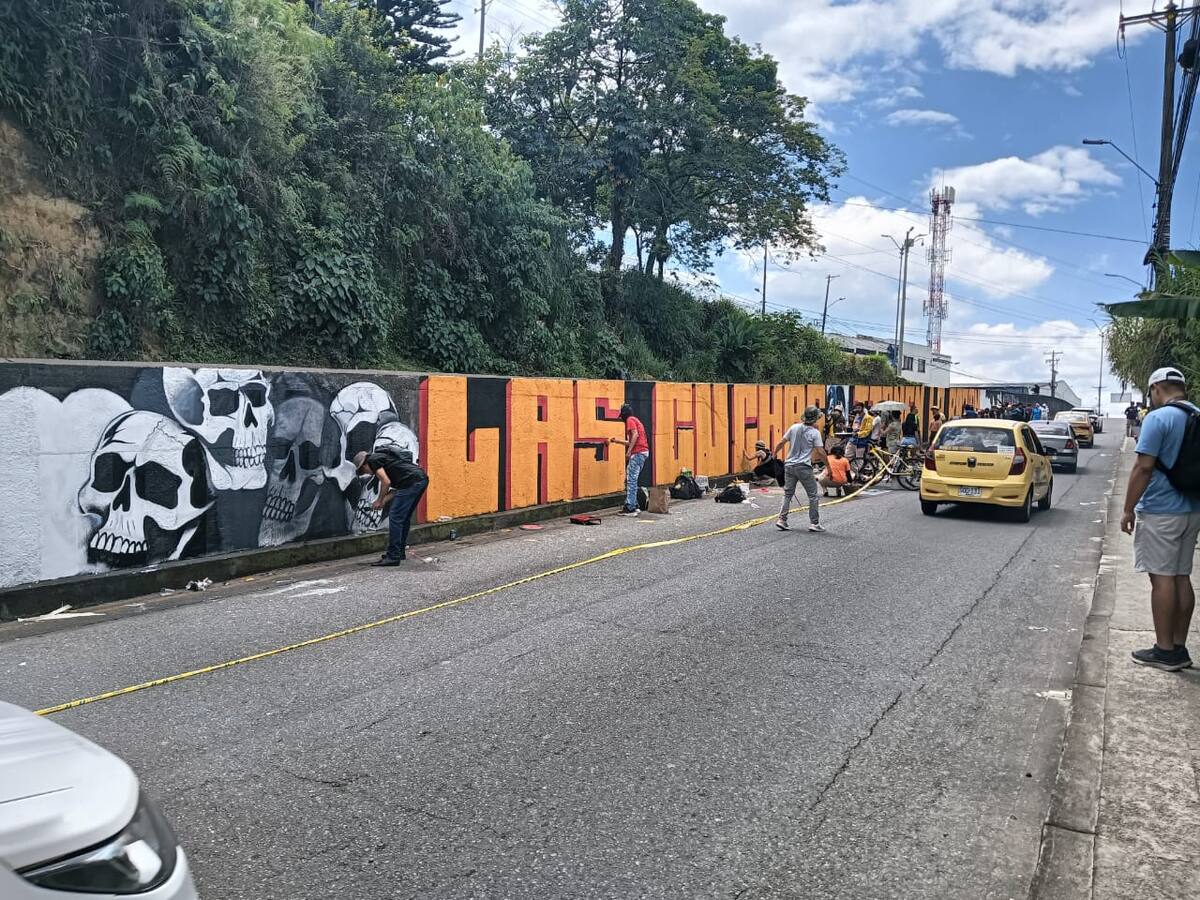 En Armenia pintaron el mural “las cuchas tienen la razón”