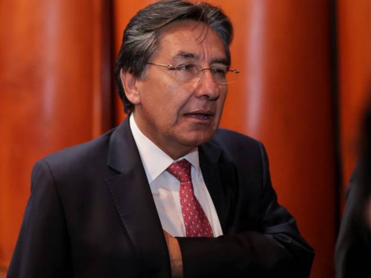 Fiscal propone cambiar el peso para acabar las caletas de las Farc