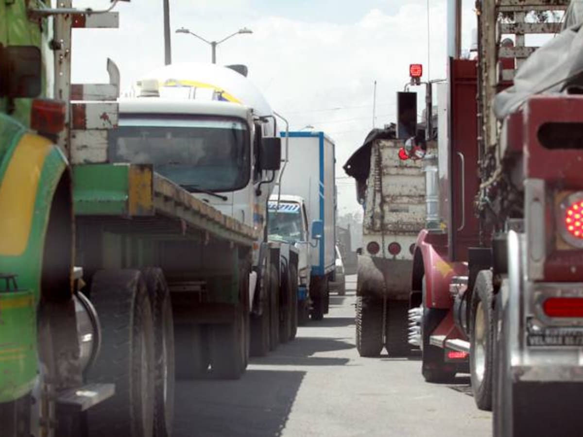 Nuevos bloqueos en la vía a La Línea por parte de los transportadores en Tolima