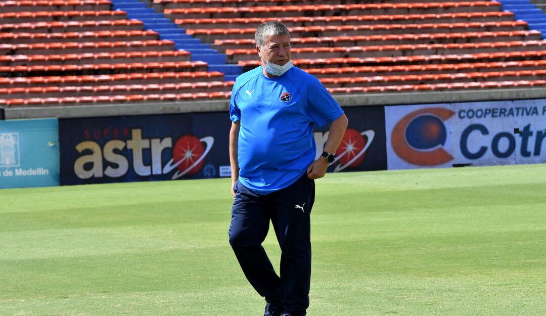'Bolillo' Gómez dirigiendo al Medellín en 2021