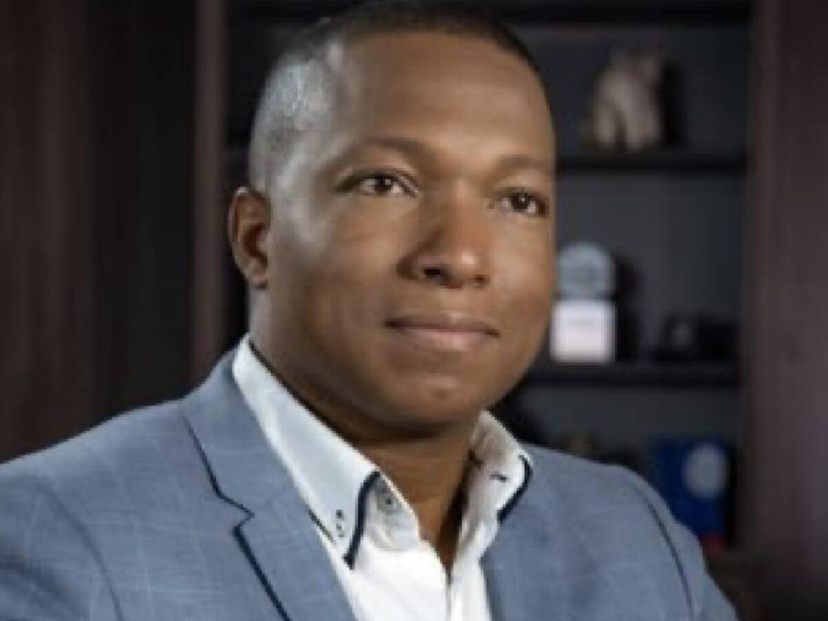 William Vivas Lloreda renunciaría a su polémica reelección como personero de Medellín