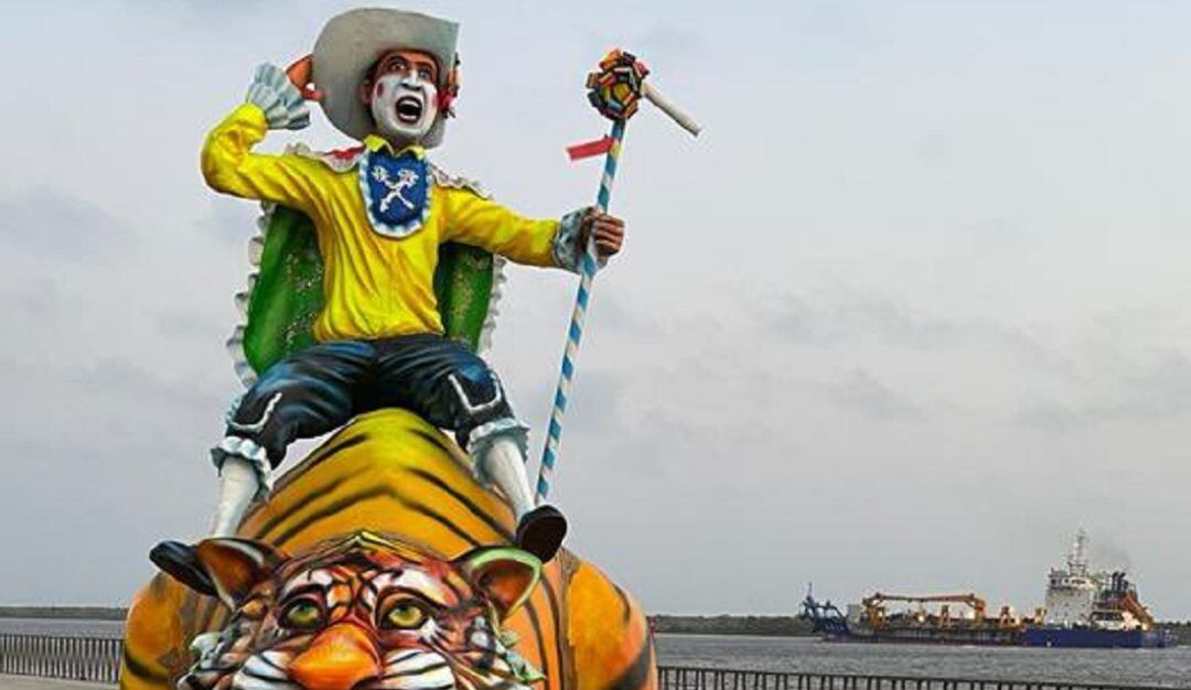 Macrofiguras de la exposición 'Joselito Vive'