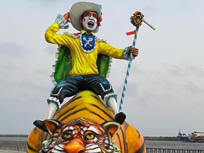 Macrofiguras de la exposición 'Joselito Vive'