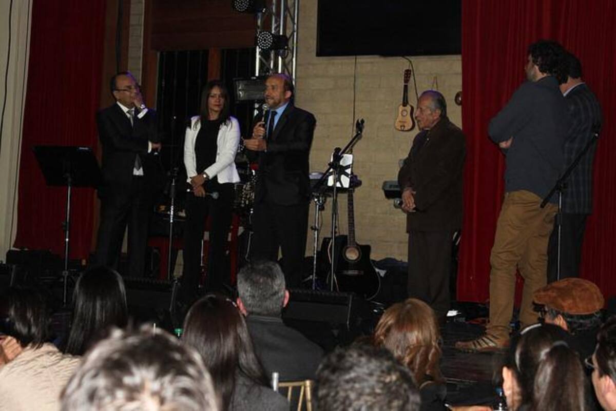 Con imitaciones en vivo y la presencia de sus colaboradores de varias ciudades, fue destacada la labor de Peláez en el programa. Fotos: Cortesía Don Jediondo Campestre.