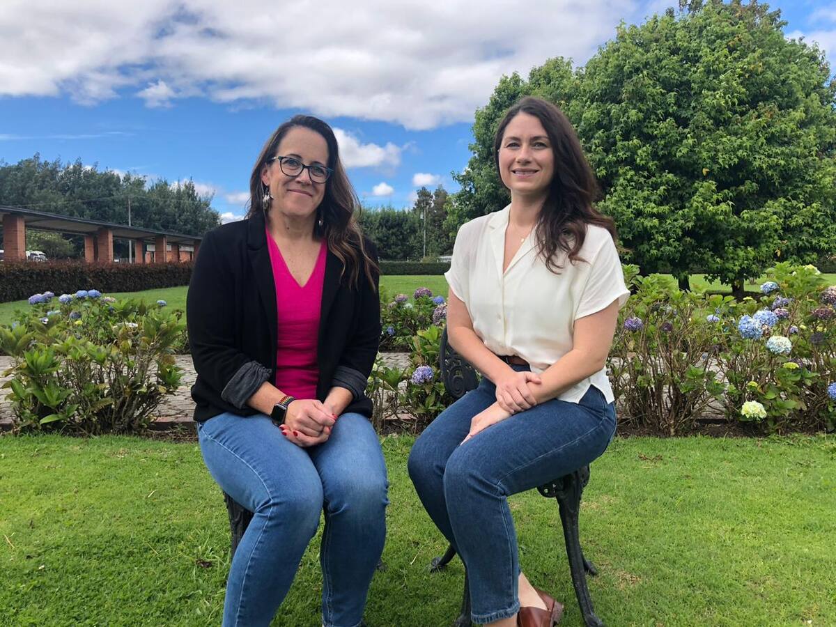 Las escritoras Brigid Kemmerer y Adrienne Young están en Bogotá