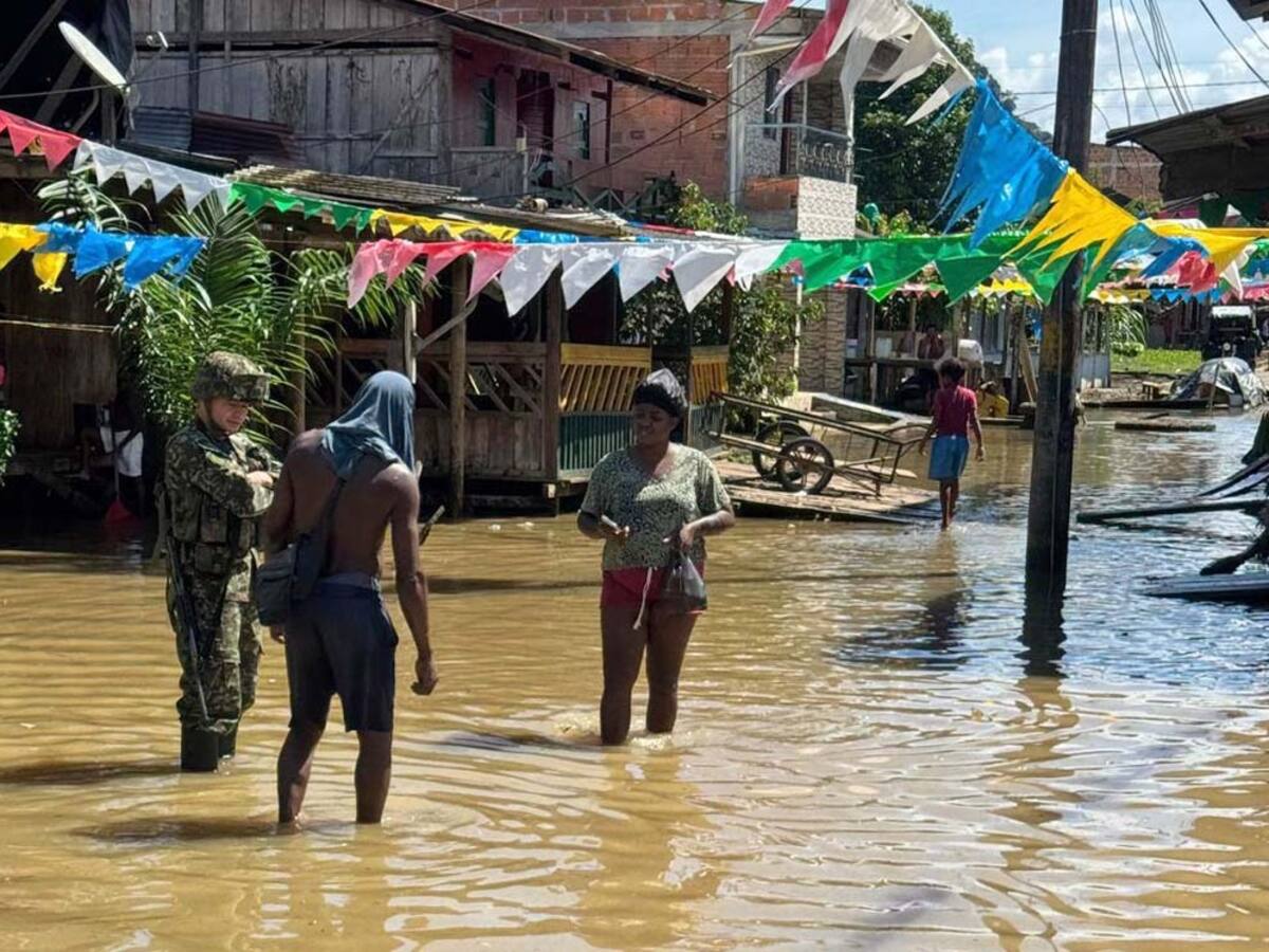 EE.UU. entrega ayuda a damnificados de Chocó: “Son muchas las familias que lo necesitan”
