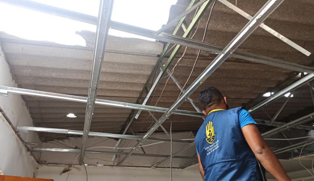 Casas destechadas por vendaval en Barranquilla.