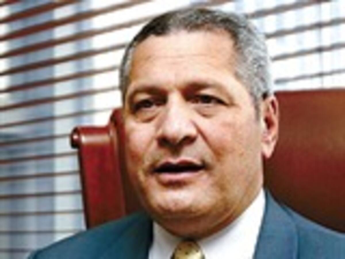Pte del Consejo de Estado, magistrado Rafael Ostau de Lafont discute frente a la pelea con el gobierno por presencia de gringos en las bases militares colombianas
