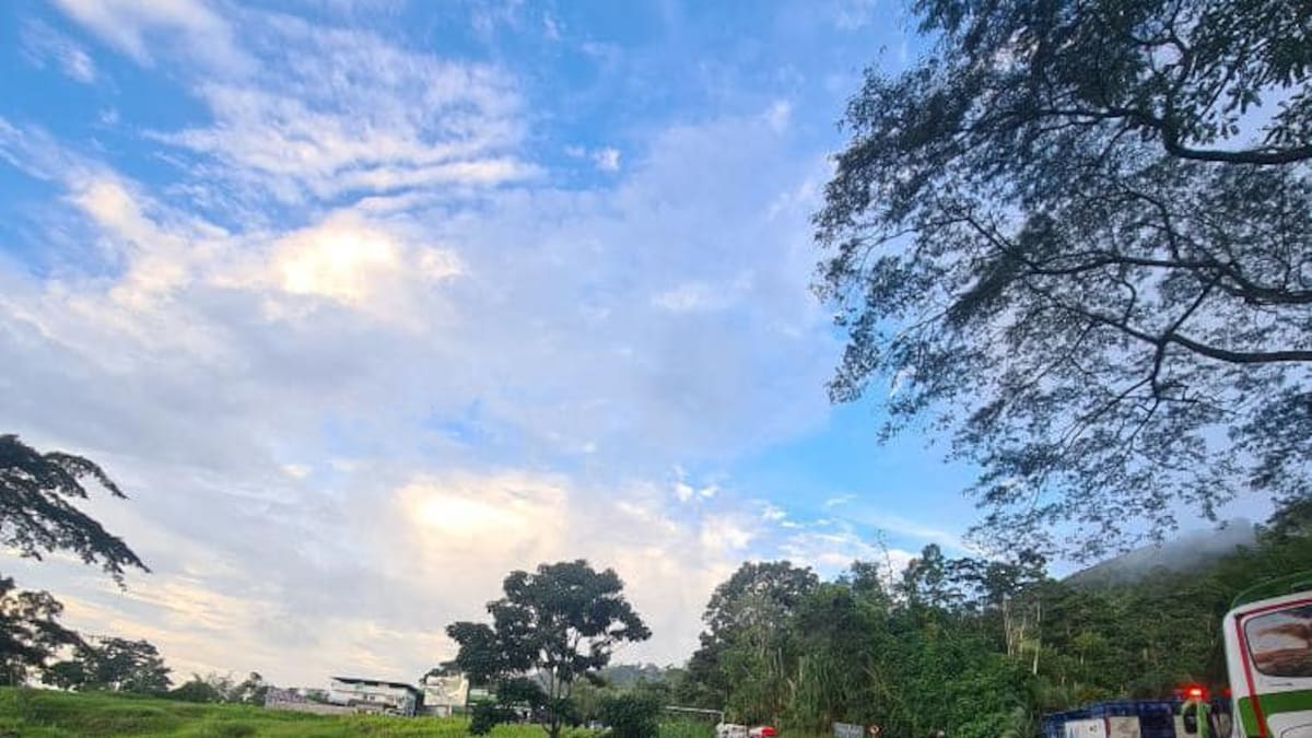 Caos vehícular en la vía Bucaramanga - Barrancabermeja
