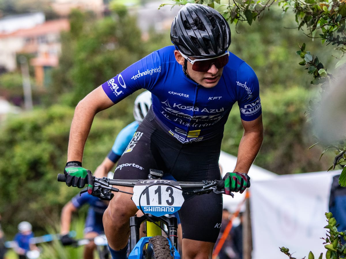 Ciclista colombiano asistirá a mundial en Suiza gracias a Soluciones W