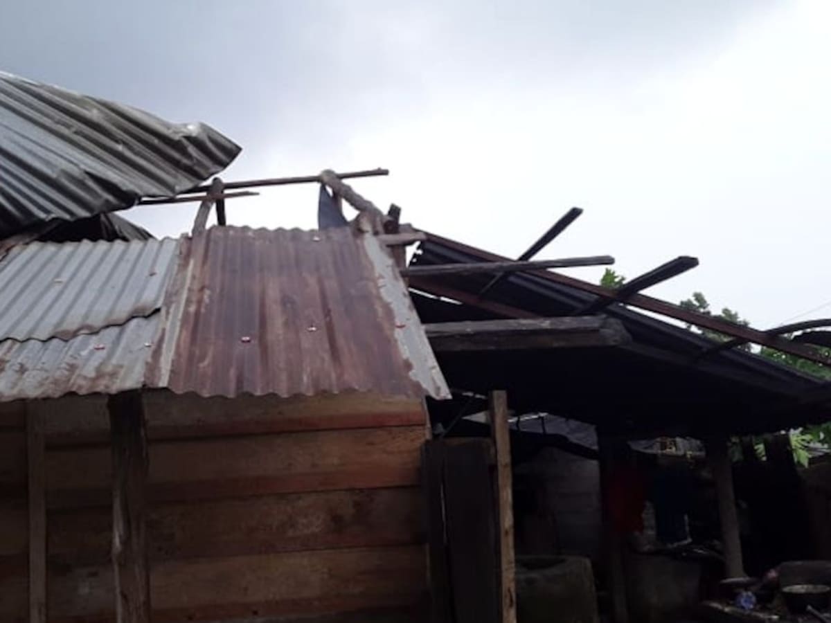 Un vendaval tumbó los techos de 60 viviendas en San Juan de Urabá