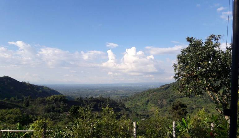 Facebook caracol radio Armenia 1150am línea whatsapp 3155681277 Twitter @caracolRArmenia 