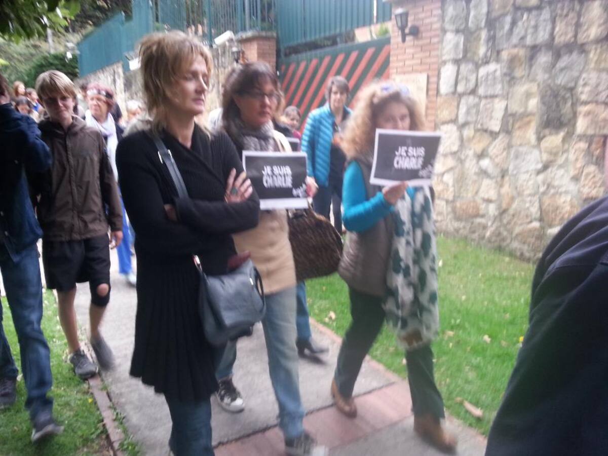 Bogotá también marchó contra el terrorismo y la libre expresión, después de los hechos ocurridos esta semana en París.