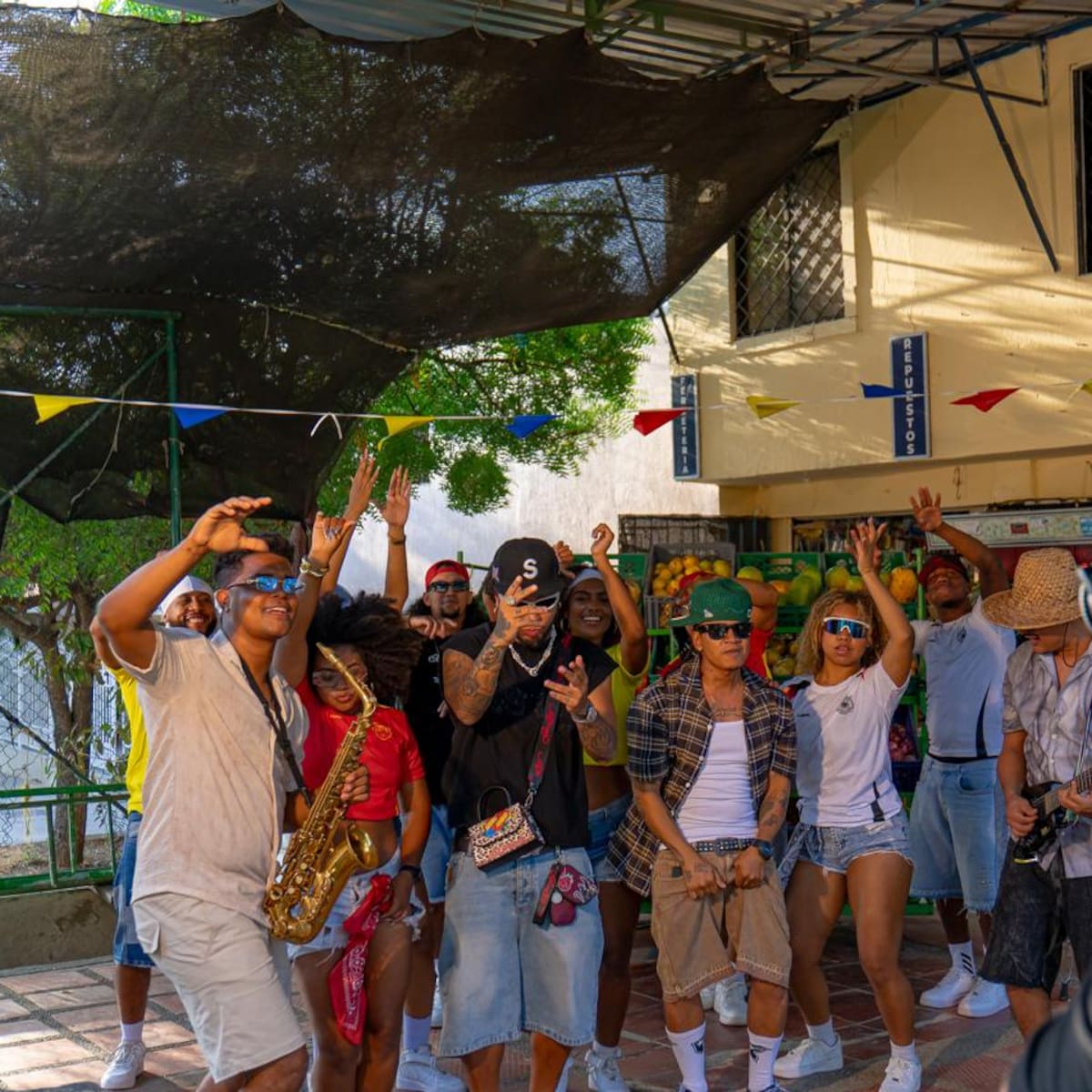 Bazurto All Stars y RAYO presentan “Toque Toque”: una explosiva fusión caribeña