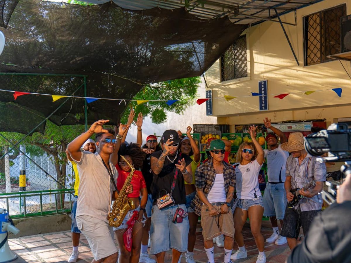 Bazurto All Stars y RAYO presentan “Toque Toque”: una explosiva fusión caribeña