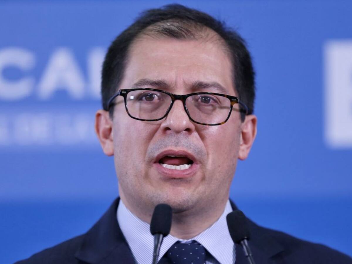 Fiscal firmó suspensión de órdenes de captura de negociadores del ELN