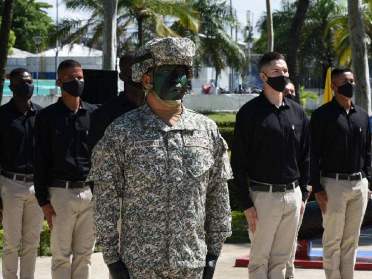 Licenciamiento de 26 infantes de marina bachilleres en la Escuela Naval