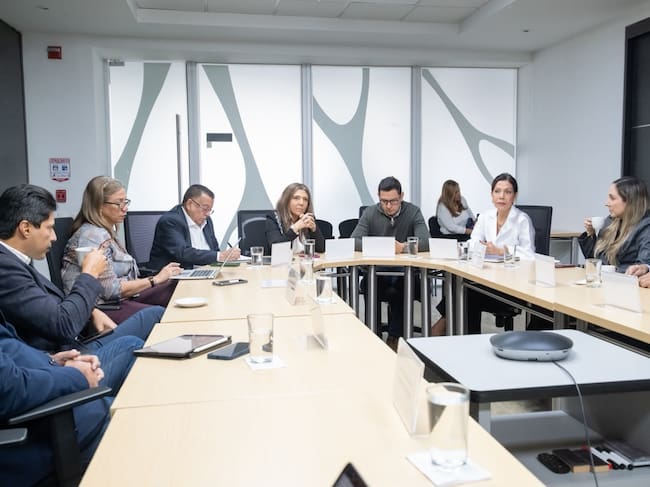 Personería de Santa Marta analiza con la CREG medidas para incentivar el ahorro de energía eléctrica/ Personería de Santa Marta