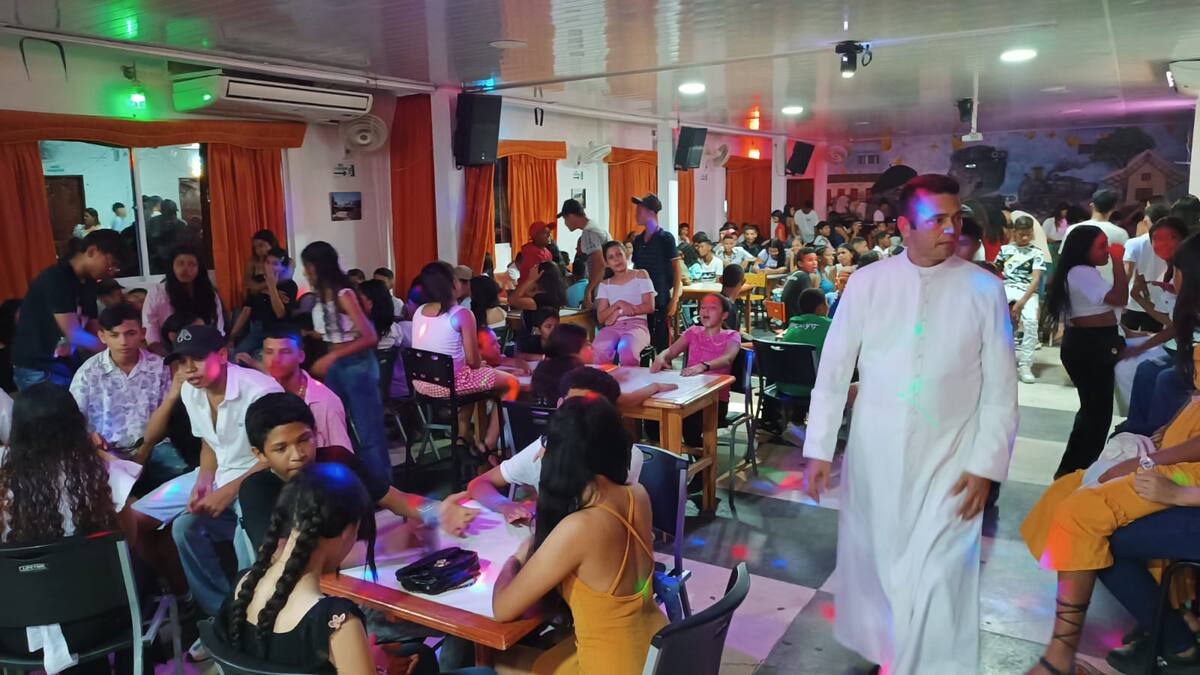 Sacerdote Arnaldo Ferreira - Evangelización de jóvenes en Aracataca