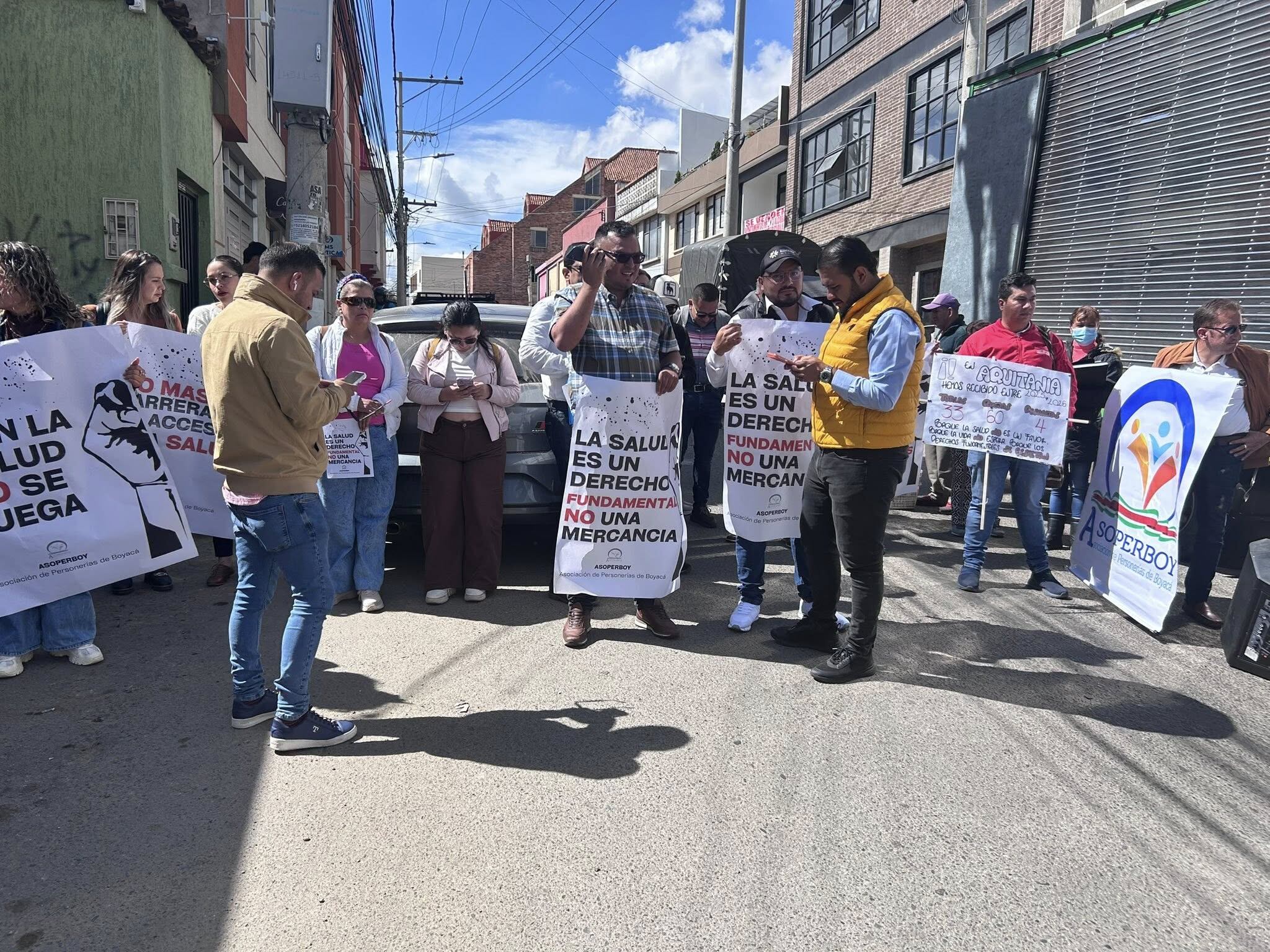 La protesta buscó visibilizar la crisis en la salud del departamento y presionar a las autoridades para garantizar atención a los pacientes.