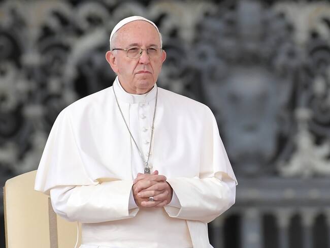 El papa condena el &quot;cruel&quot; atentado de Bogotá y pide perseverar en la paz